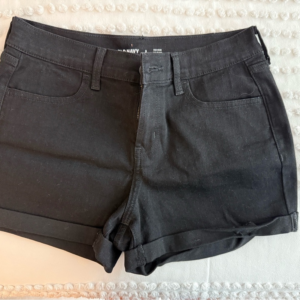 Old Navy Women’s Mid Rise WOW Shorts Size 2